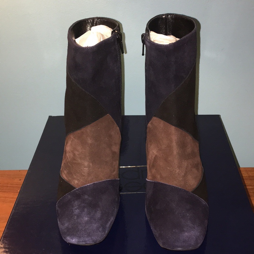 andre assous suede ankle boot 8.